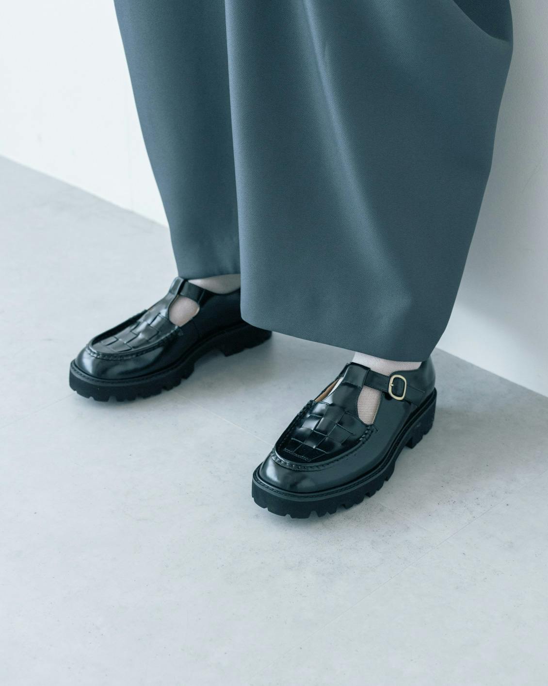 「北欧、暮らしの道具店」こだわりソールのTストラップシューズ / 24 つま先踊る、大人の相棒」こだわりソールのTストラップシューズ