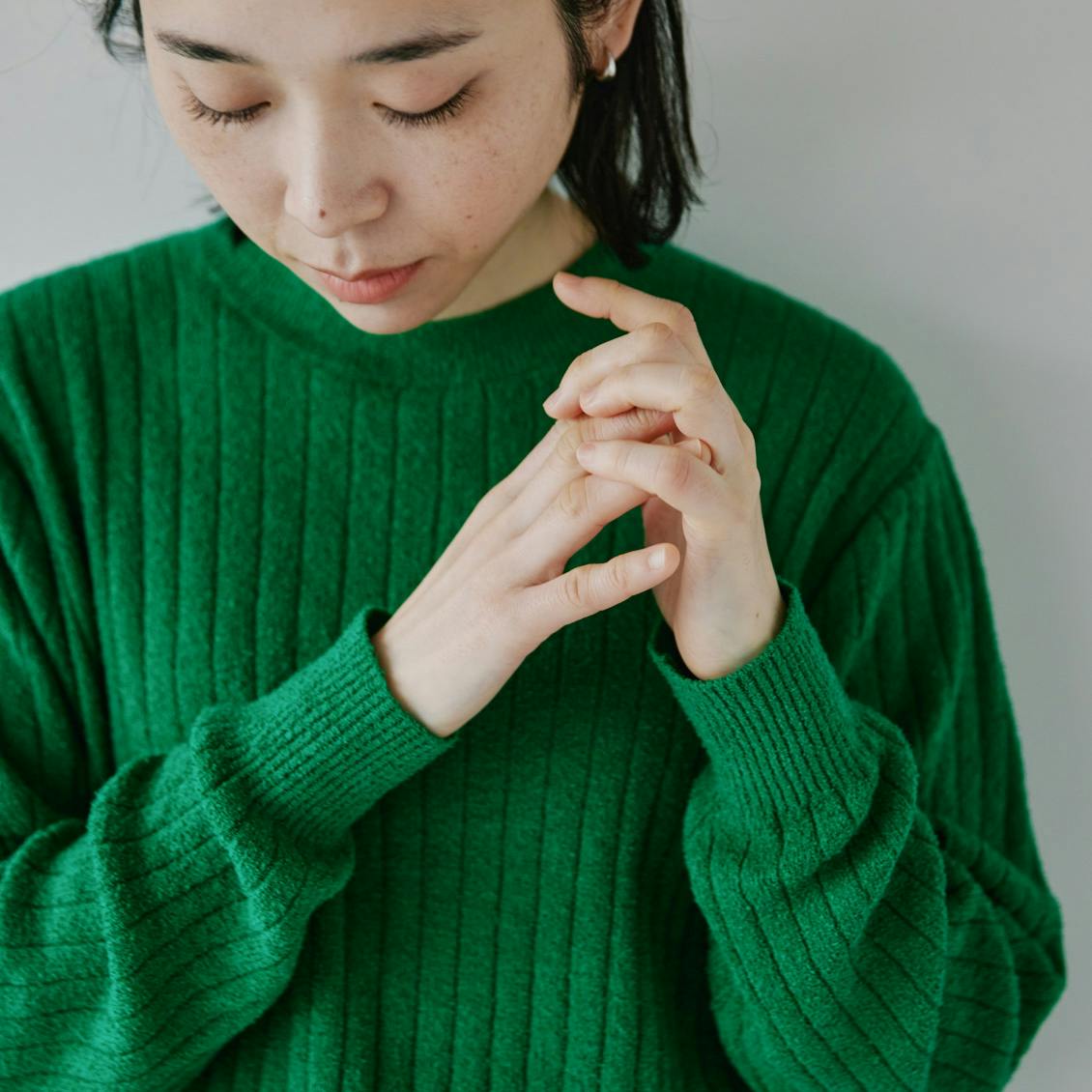 【新商品】気分が変わる編み地が◎ 「ゆったりシルエットのリブ見えニット」が新登場です！