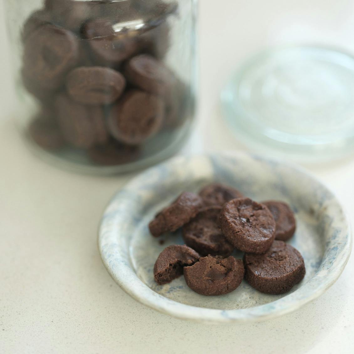 【MY FAVORITE】前編：大人も軽やかに食べられる。「ショコラサブレ」の作り方