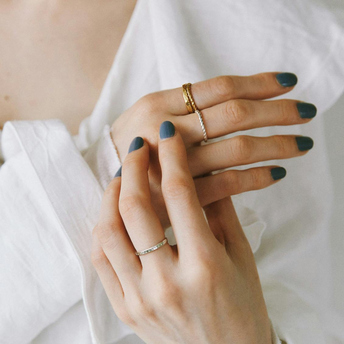 ひとつでも、重ねても。大人のカジュアルリング