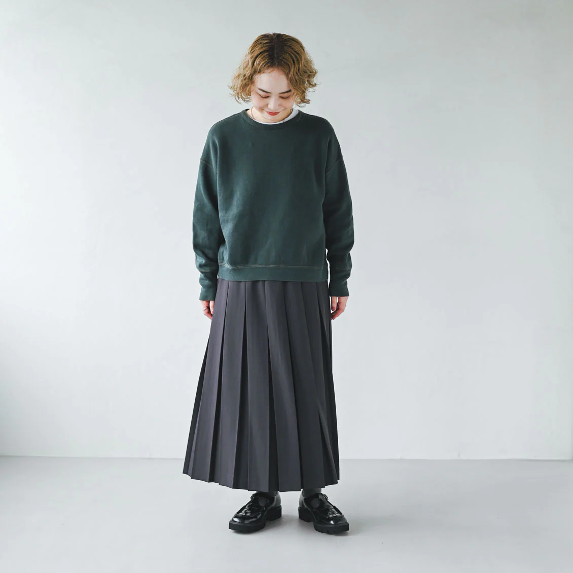 【着用レビュー】クラシカルな「大人のプリーツスカート」を5名が着てみました
