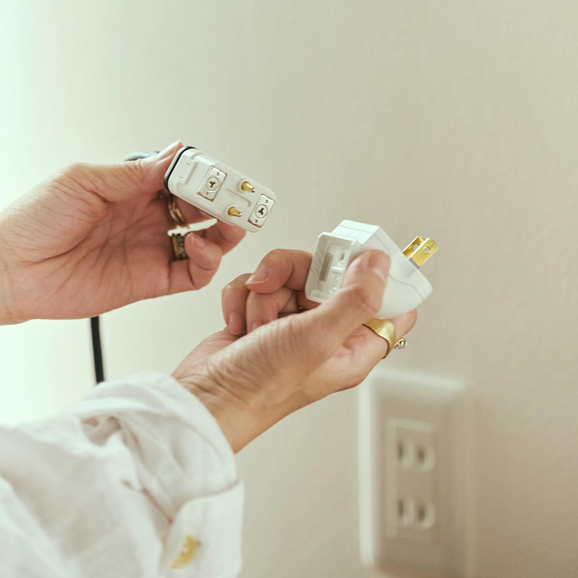 パナソニック「レイアウトフリーテレビ」をデザイナー板井さんの自宅で