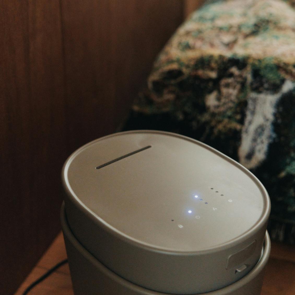 よしいちひろさんがプラスマイナスゼロのオブジェのような「加湿器」を