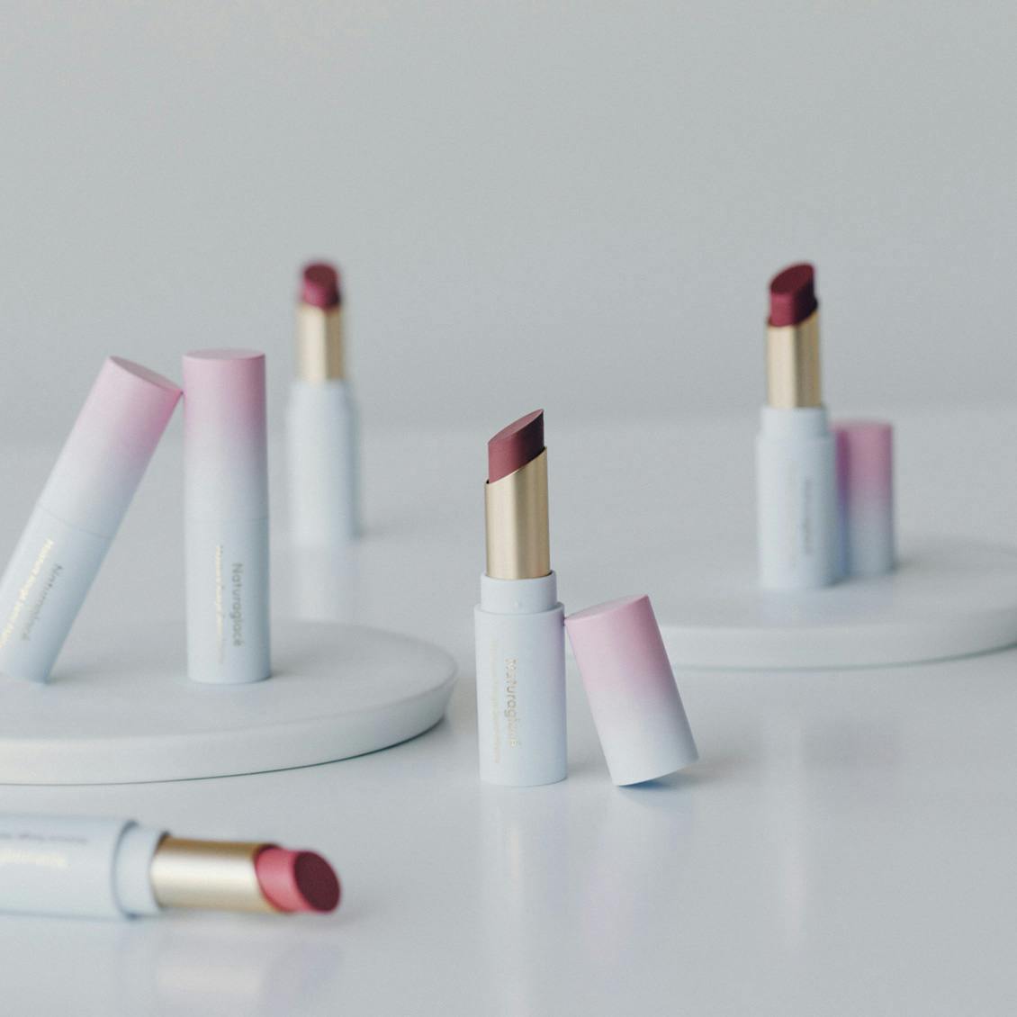 ひと塗りでキレイに発色するセミマットリップ