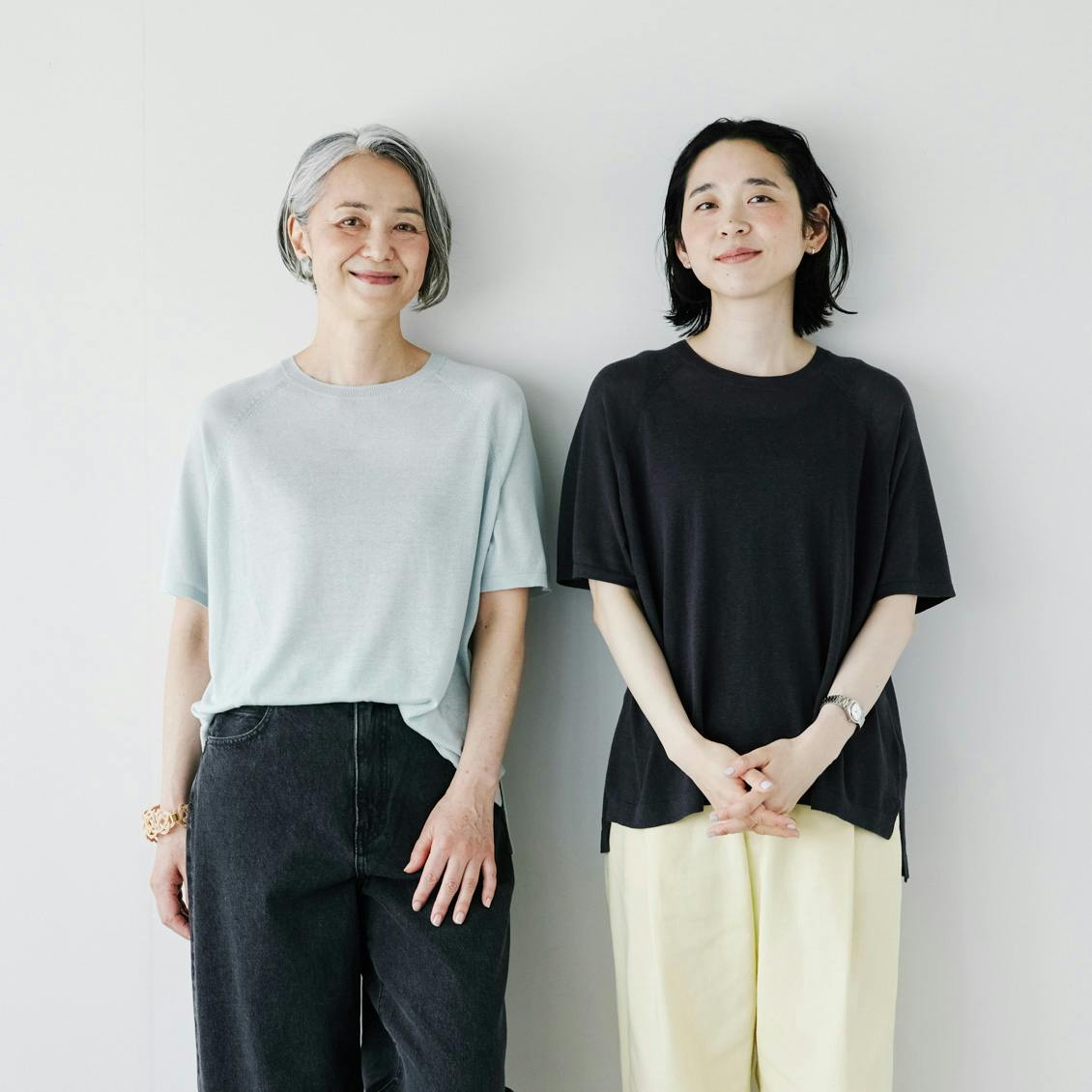 【新商品】Tシャツ感覚で涼しく、上品に。「リネン混のやわらか半袖シアーニット」がリニューアルして登場です
