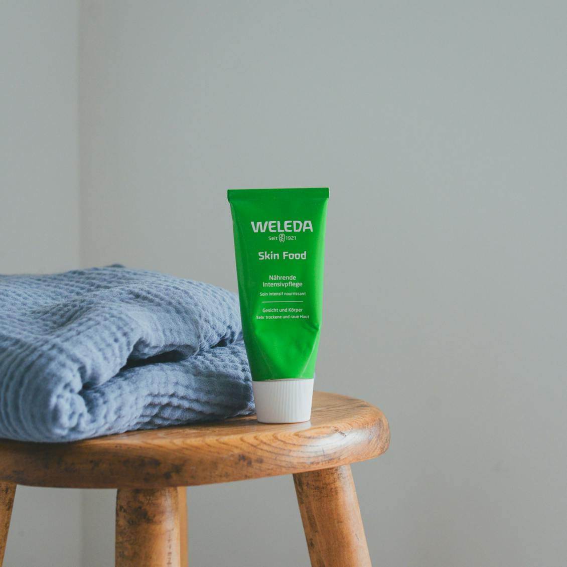 【スタッフの愛用品】サンダルの季節に向けて。「WELEDAの全身用クリーム」で、かかとの保湿ケア始めました