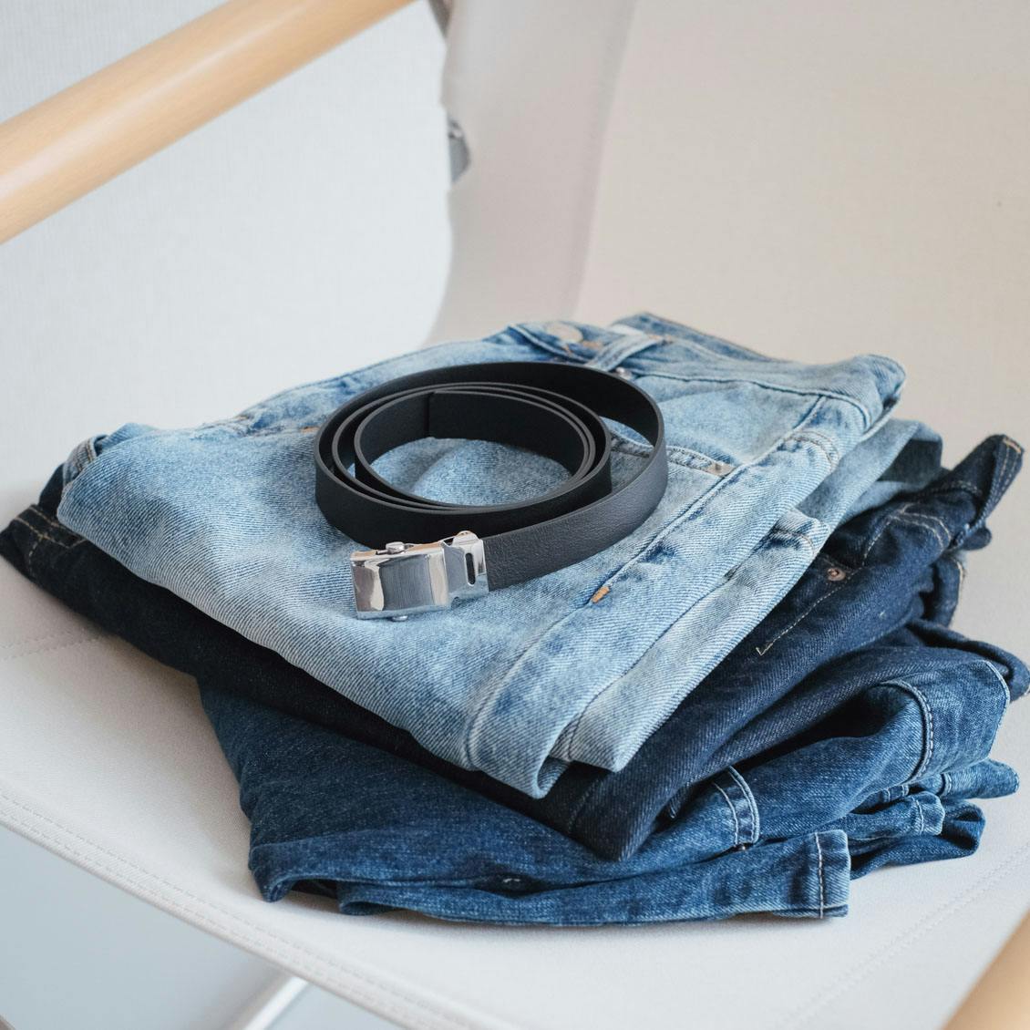 【スタッフの愛用品】やっぱりデニムが好き。春のデニムに合う、ベルトコーデダイアリー