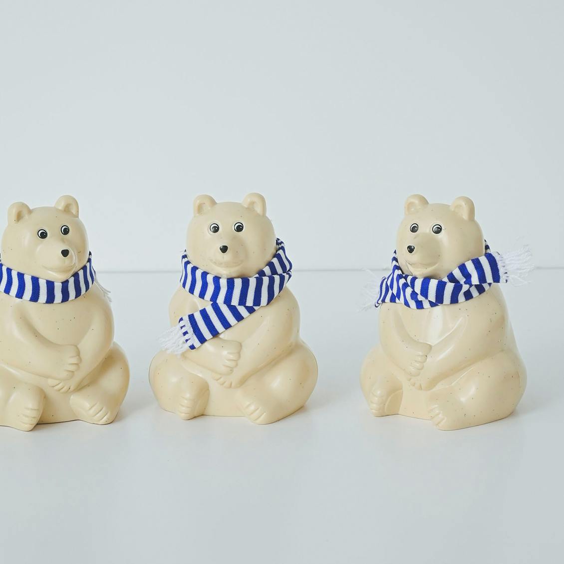 しろくま貯金箱＊ぬくぬくマフラー 季節限定！】マフラー付き白くま貯金箱が本日から発売！今年はブルーの