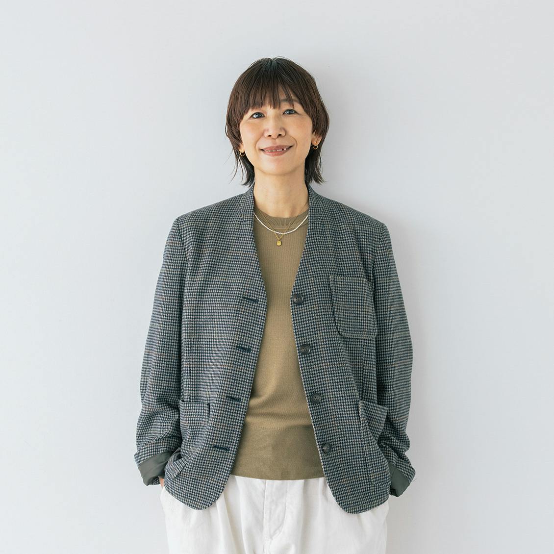 【着用レビュー】軽くて、やわらか。「千鳥チェック柄のノーカラージャケット」をスタッフが着てみました