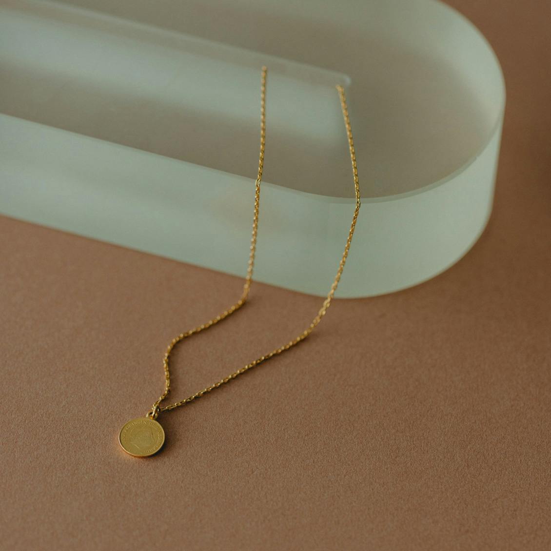 いつもの服に似合うコインネックス