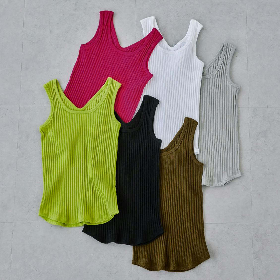 重ね着コーデの名脇役！