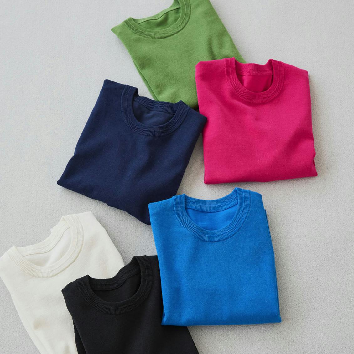 品よく決まる半袖ニット