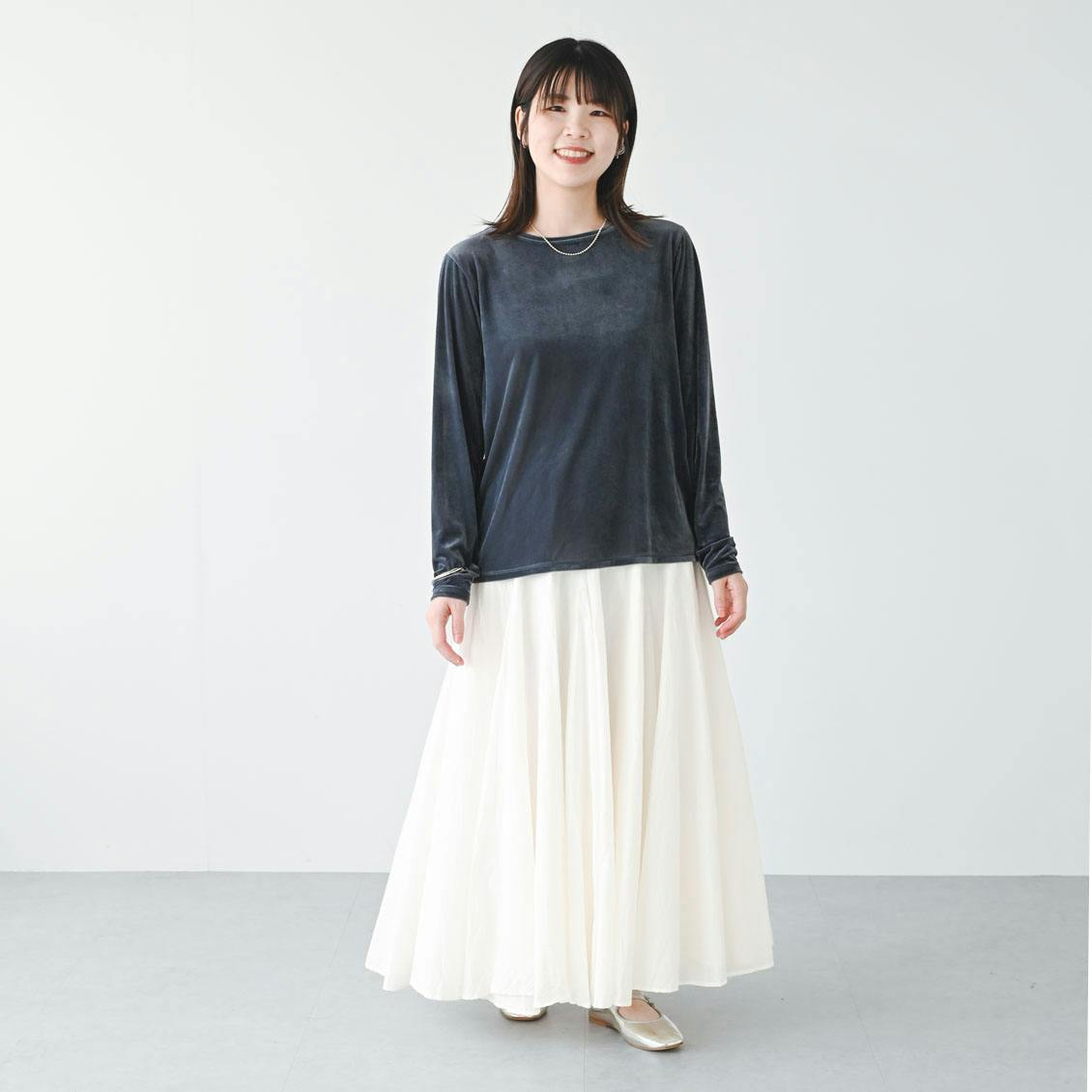 着用レビュー】さらっと1枚で決まる「ベロアカットソー」を身長別の4名
