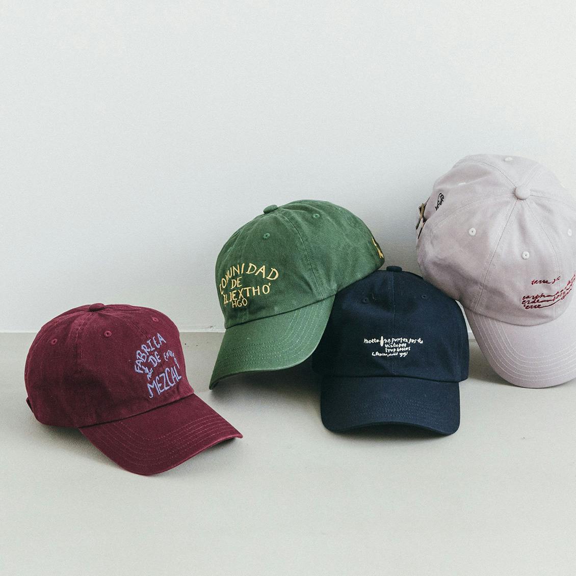 【バイヤー裏話】ひとつあると、つい頼りたくなる。 さっと被るだけでこなれるロゴキャップの発売です！