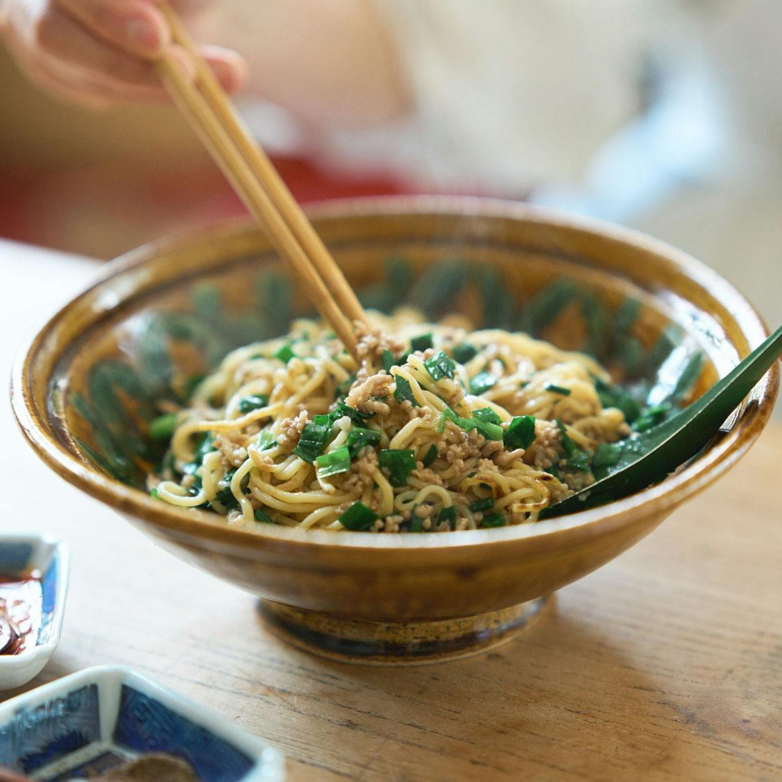 焼きそば The YAKISOBA recipe book D03878