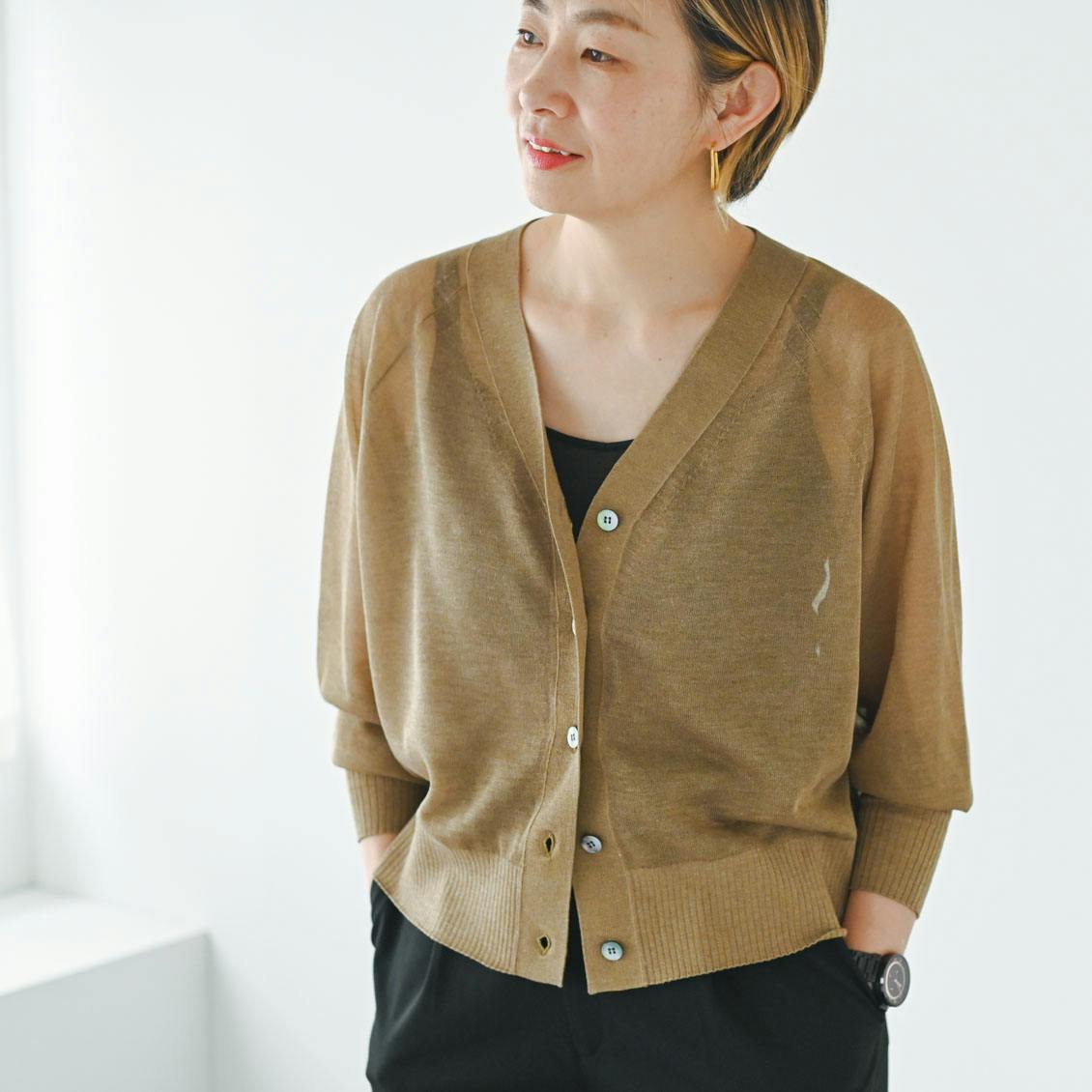 SALON adam et ropé / シアーラメカーディガン ゴールド 着用レビュー】SALON adam et ropéの「シアーラメカーディガン