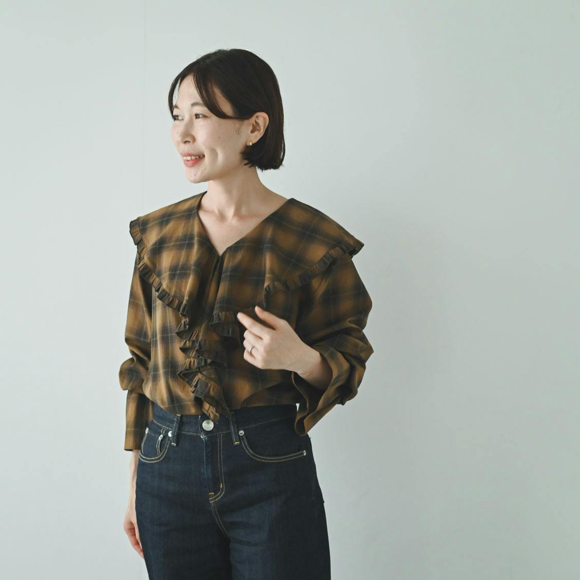 【着用レビュー】「チェック柄のフリルブラウス」を5名が着てみました