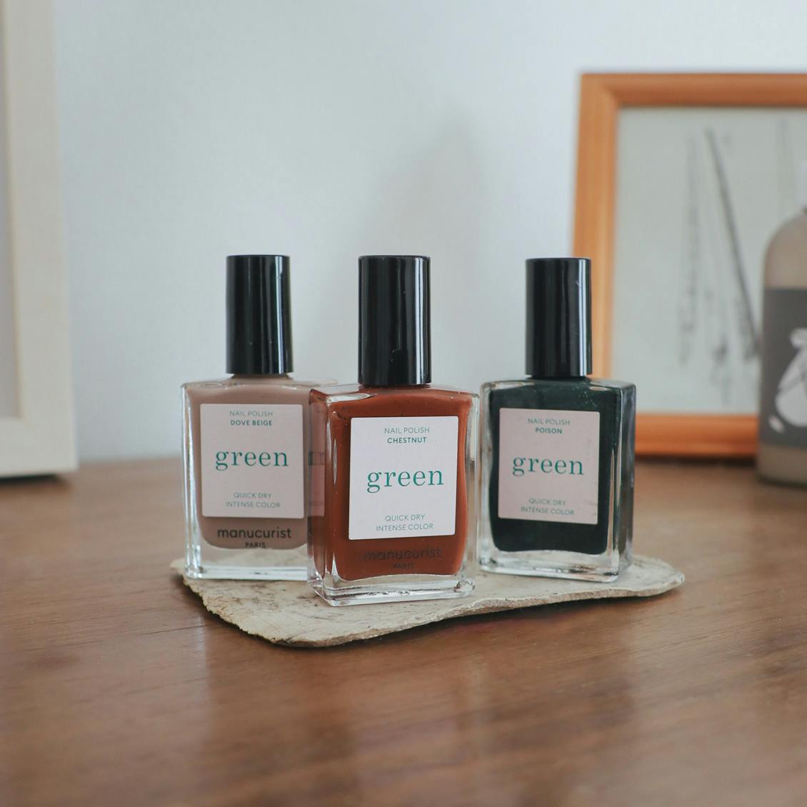 【スタッフの愛用品】春だって、こっくりカラーが塗りたくて。気分に合わせて選ぶ私のお気に入りネイル