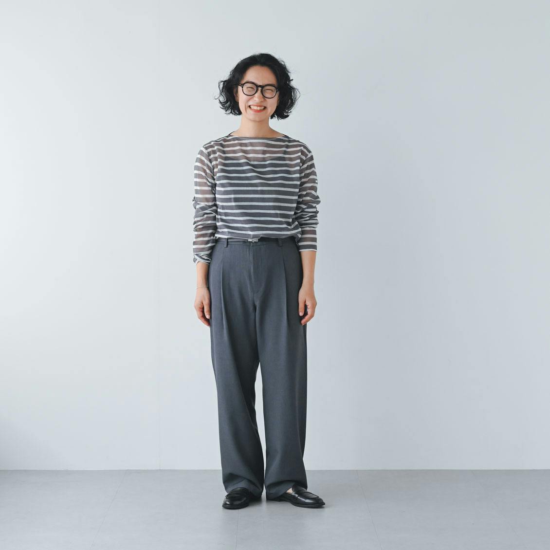 【着用レビュー】シワになりにくいストレートパンツを5名が試着しました