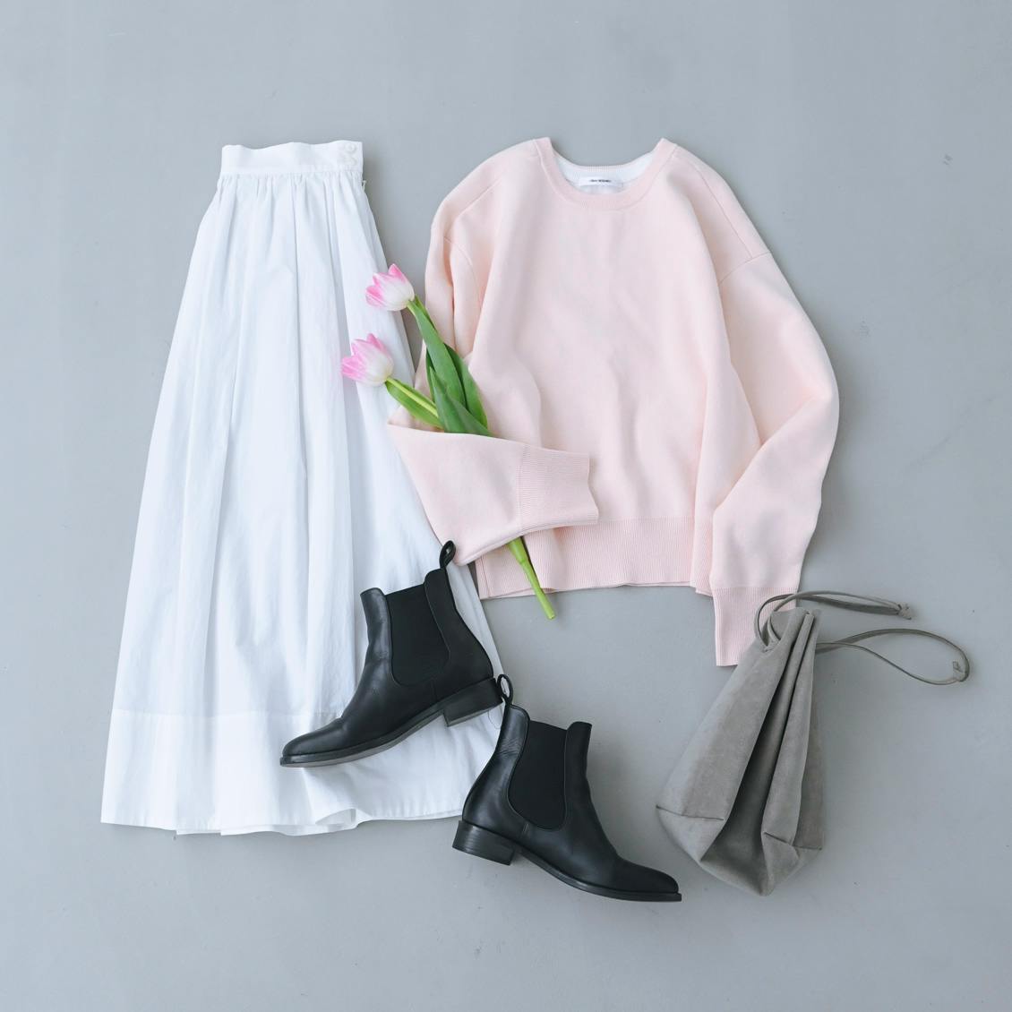 まっさらな白いスカートに、色を添えて