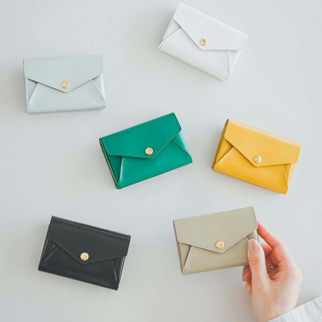 人気の「手のひら財布」が全色揃いました！