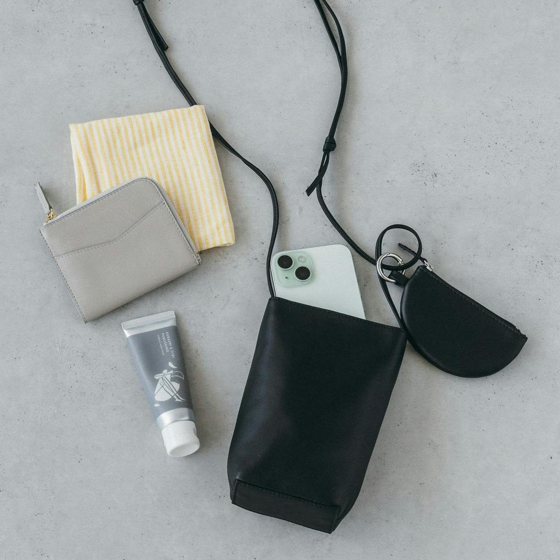 【新商品】品よく、身軽に。本革のスマホショルダーポシェットをつくりました