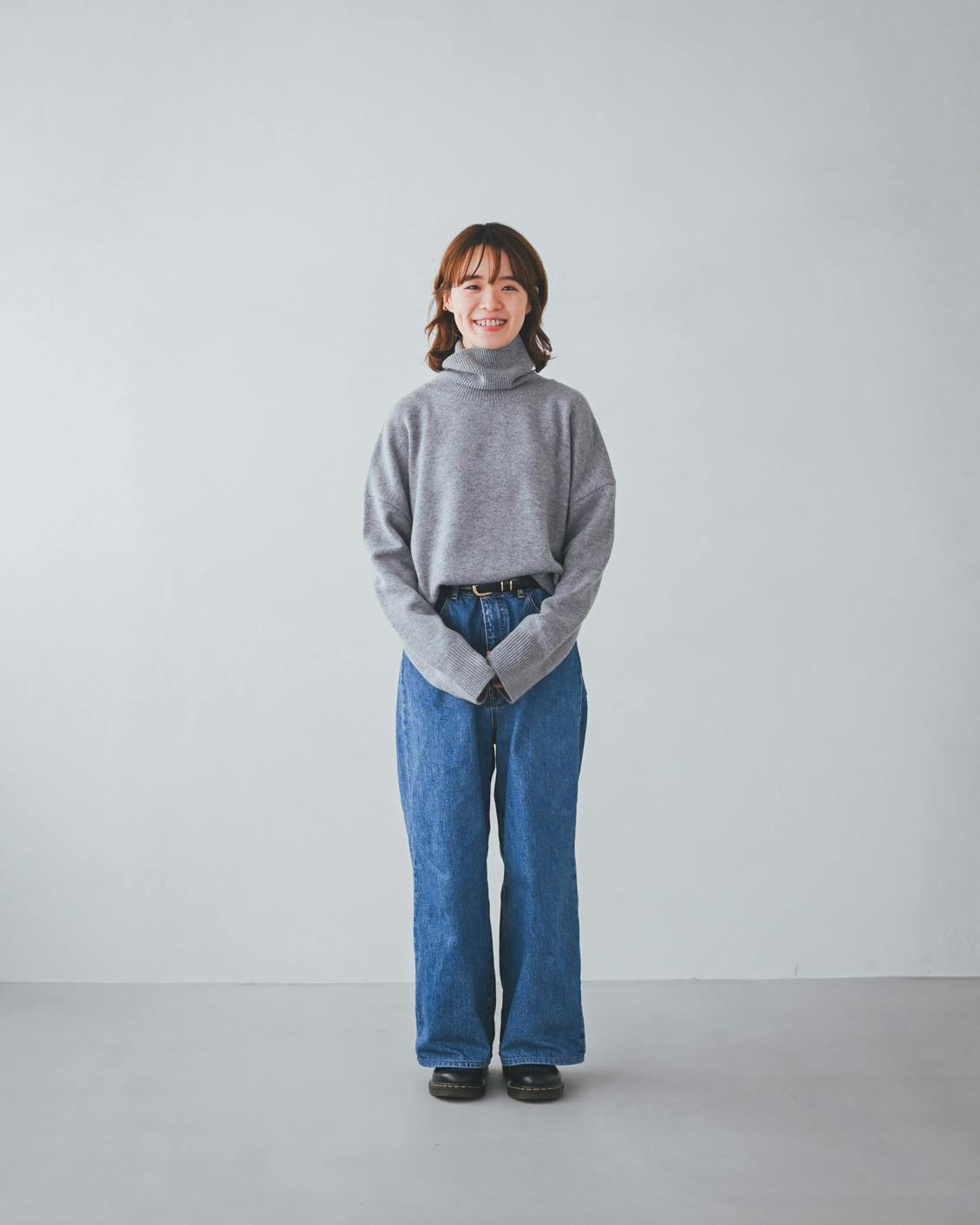着用レビュー】カシミヤシルク混のタートルネックニットをスタッフが