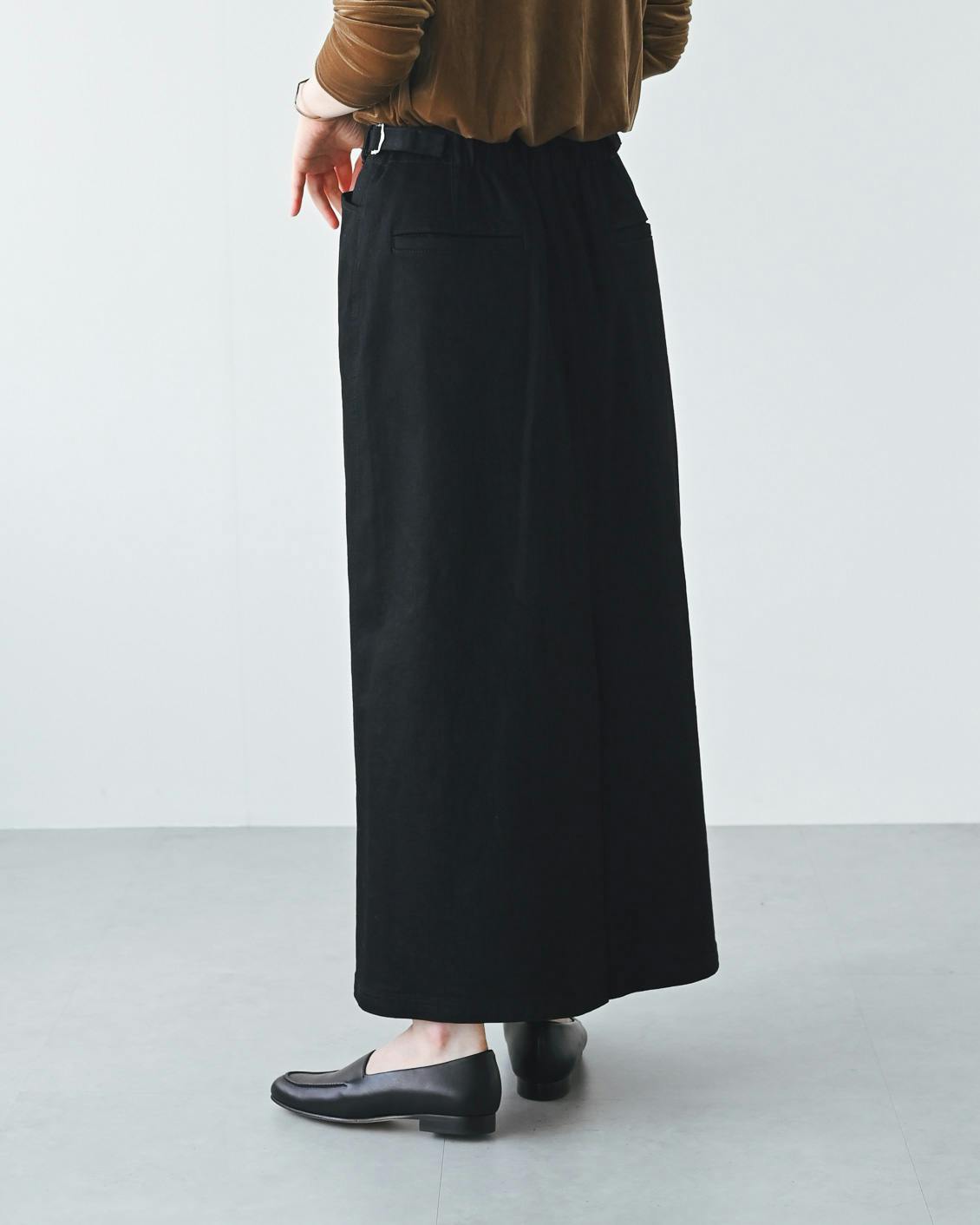 「動きやすくて、すっきり見え」デニム素材のナロースカート（ブラック） 動きやすくて、すっきり見え」デニム素材のナロースカート（グレー