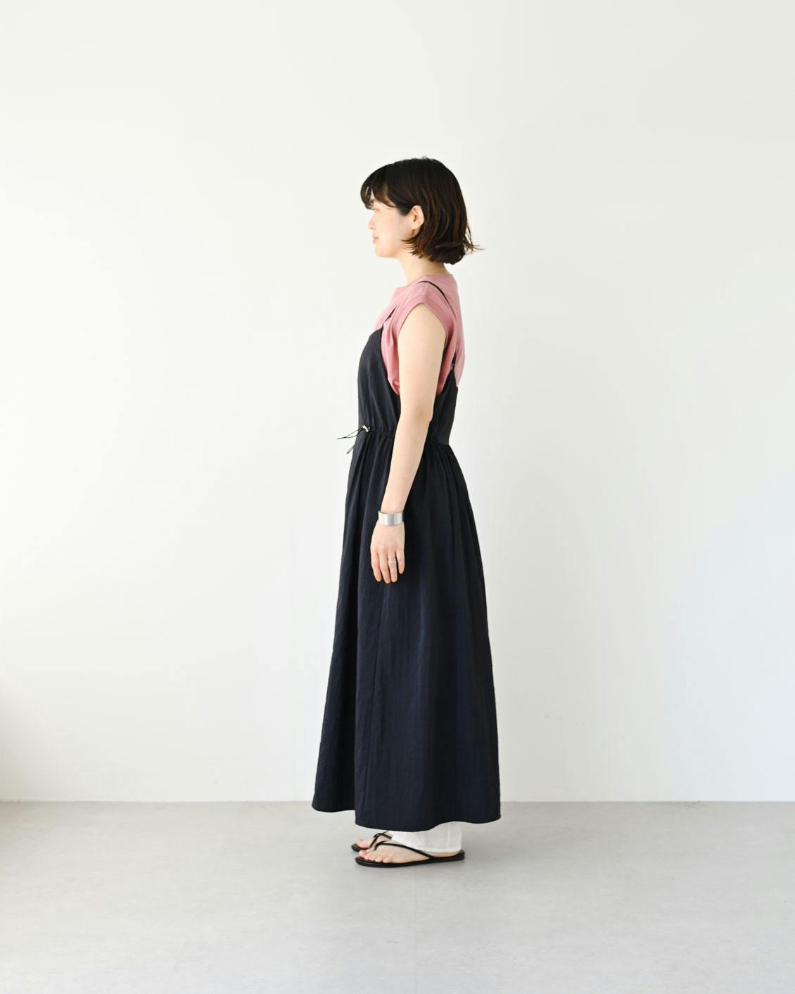 着用レビュー】軽やか素材のキャミワンピースを身長の異なる5名が試着