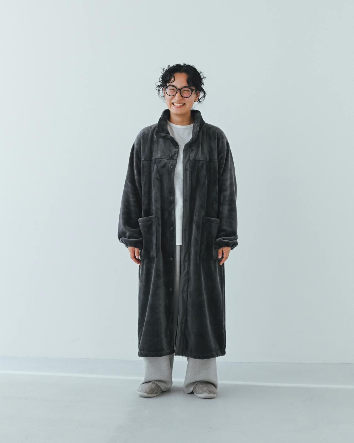 着用レビュー】寒がりスタッフが、自宅で「ブランケットカーディガン