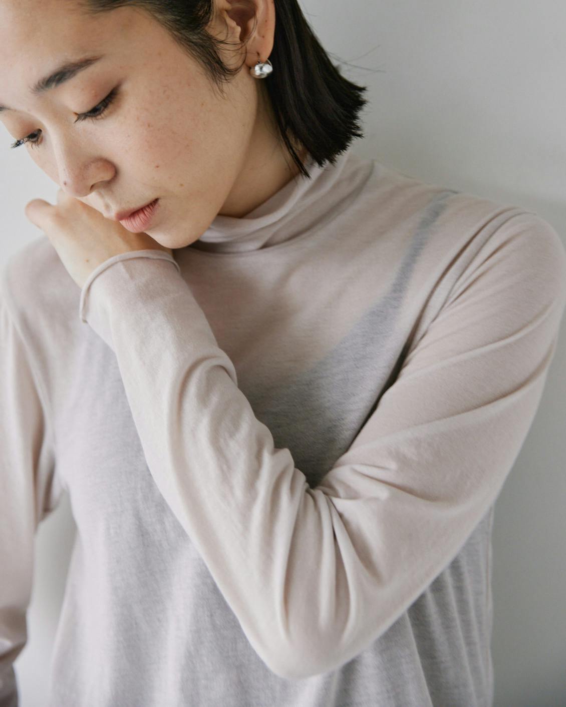 再入荷＆新色追加】昨年大人気の「ほんのり透けるタートルネック