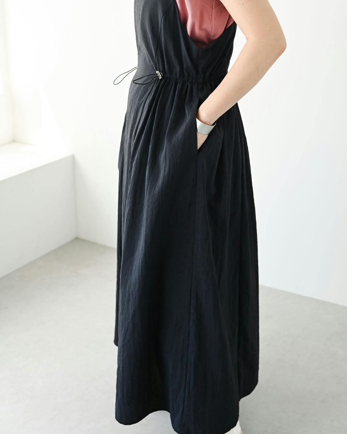 着用レビュー】軽やか素材のキャミワンピースを身長の異なる5名が試着