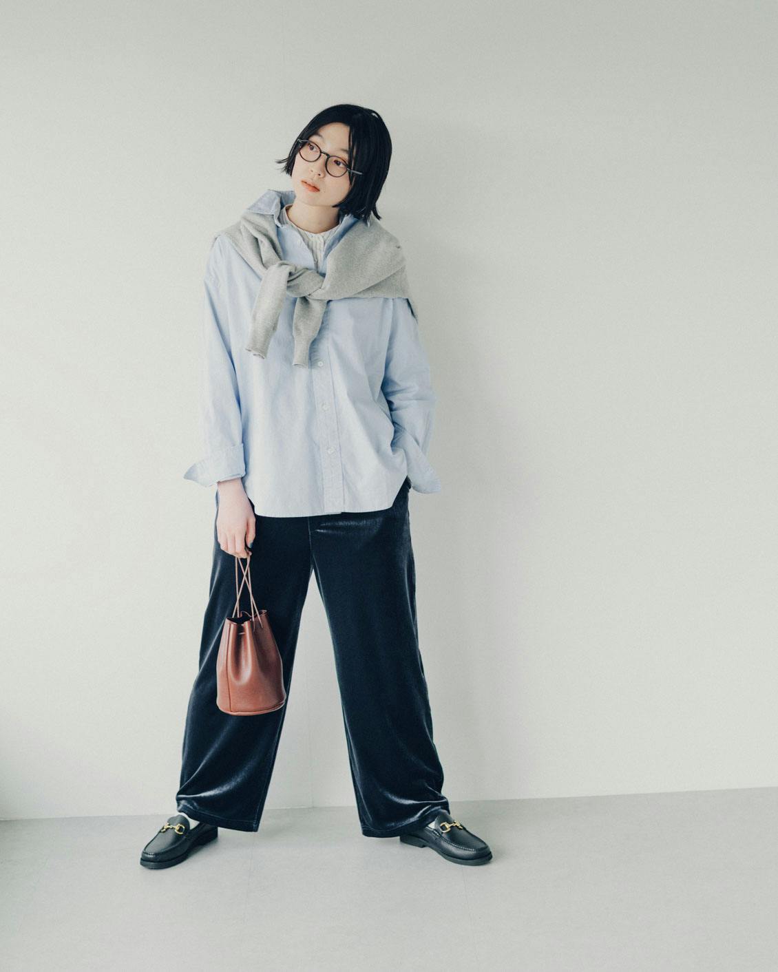 新商品】揺れる光をボトムスに。大人のイージーベロアパンツができまし