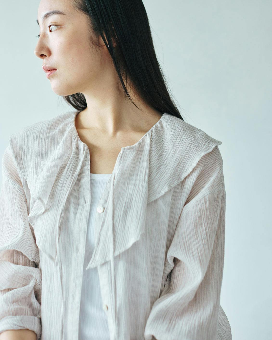 未使用　北欧、暮らしの道具店　フリルカラーブラウス 新商品】大人にこそ似合う！ ひとさじの甘さが効いた「フリルカラー