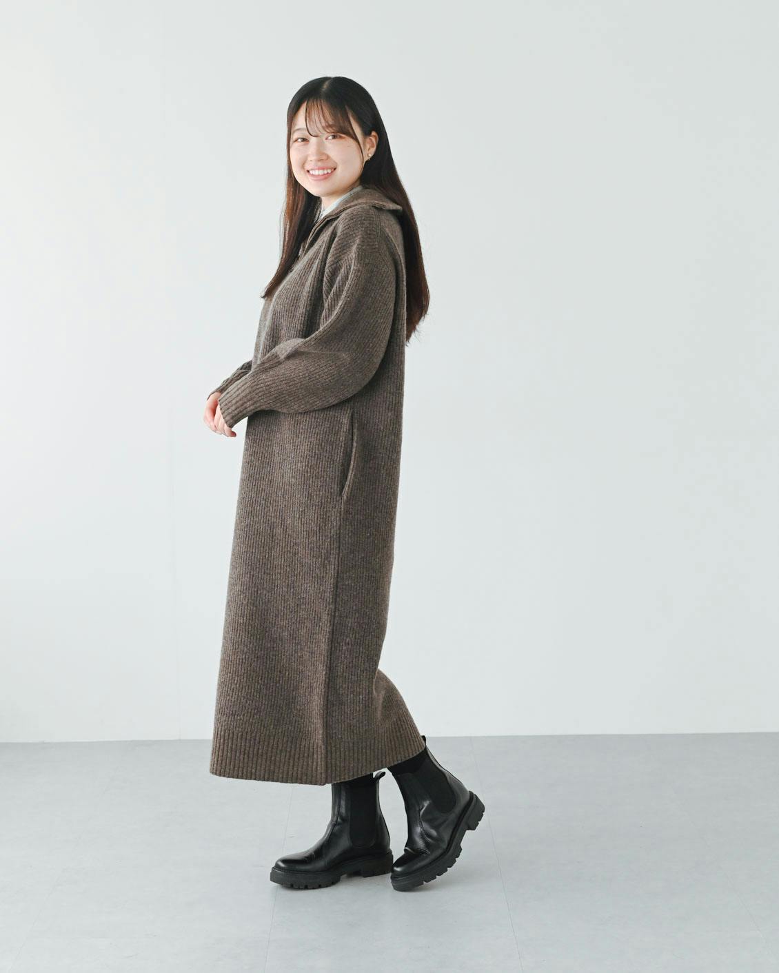 着用レビュー】「ハーフジップのニットワンピース」を4名が着てみまし