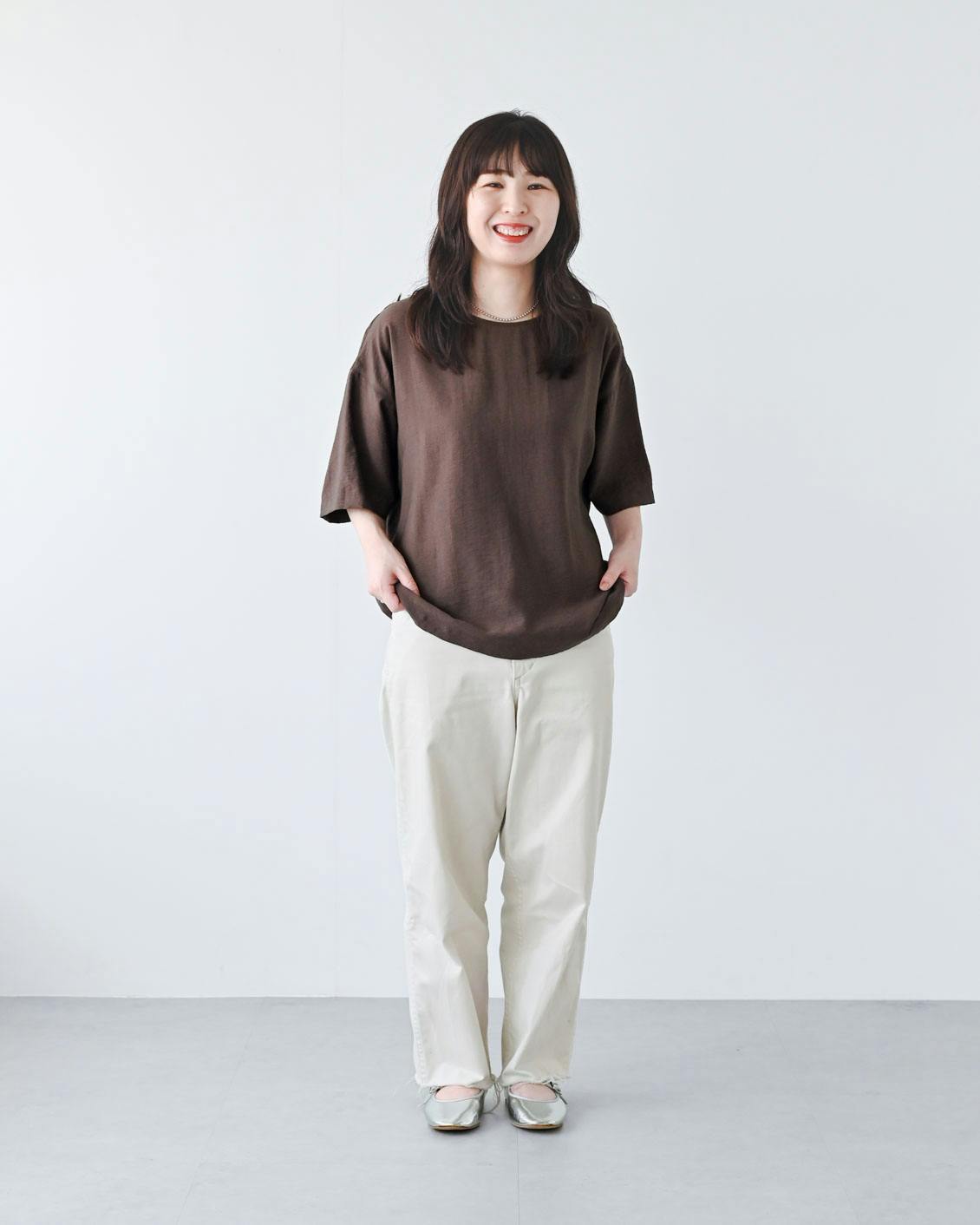 北欧暮らしの道具店　きれい色のTシャツブラウス　ペールグレー 着用レビュー】今すぐ活躍、秋までOK！新色「Tシャツブラウス
