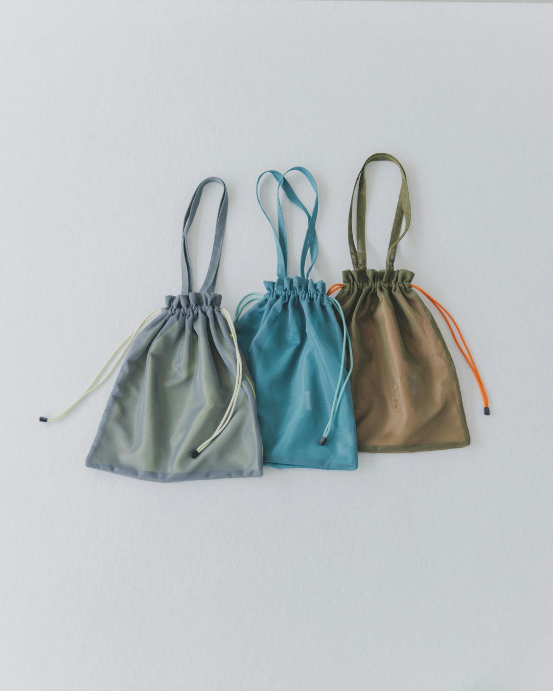 新商品】ほどよい透け感が可愛い！安心して持てる「隠しポケット付きの