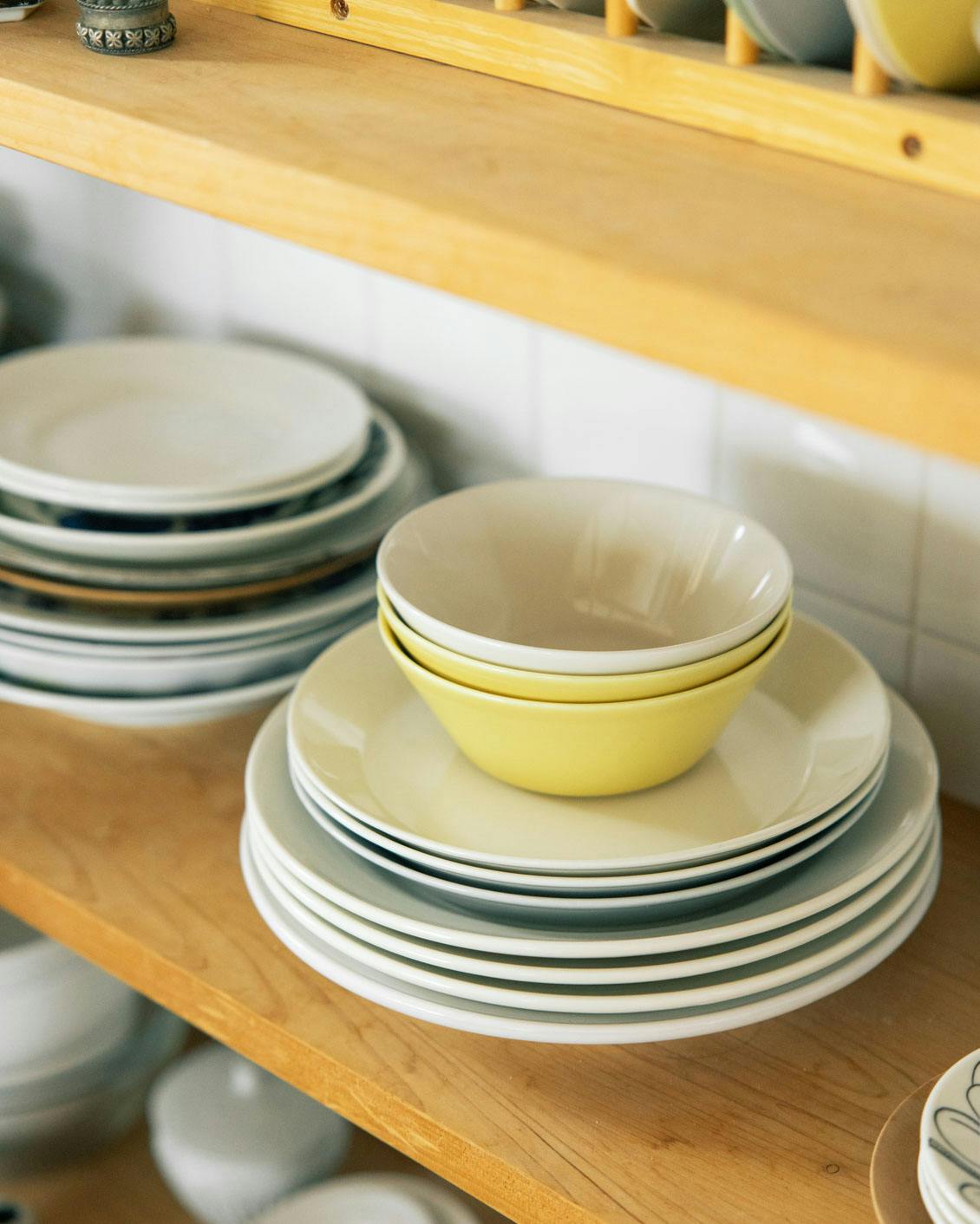 ヴィンテージ　イエローティーマとホワイトティーマお皿約19cm iittala ｜TEEMA】食卓を彩る食器選び、ティーマ3種類を購入しました
