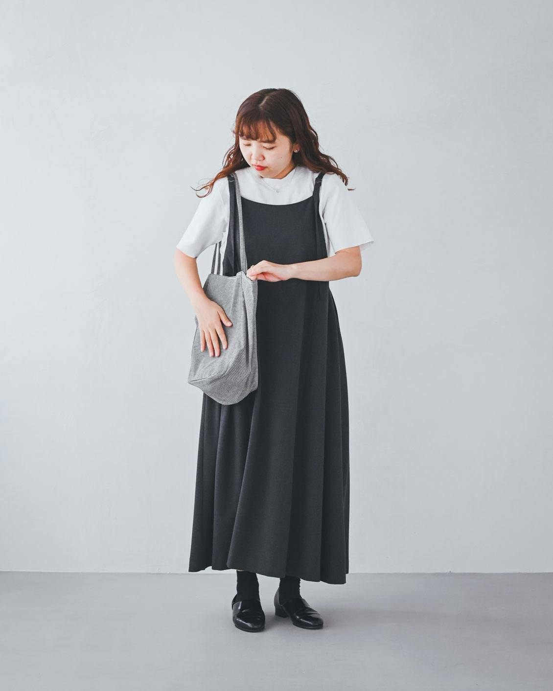 北欧、暮らしの道具店　サロペットスカート　Ｓサイズ　チャコールグレー この一着で秋じたく】今年はどう着る？愛用スタッフの