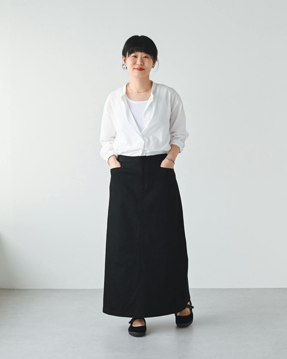 着用レビュー】「デニム素材のナロースカート」を、スタッフ5人が着て