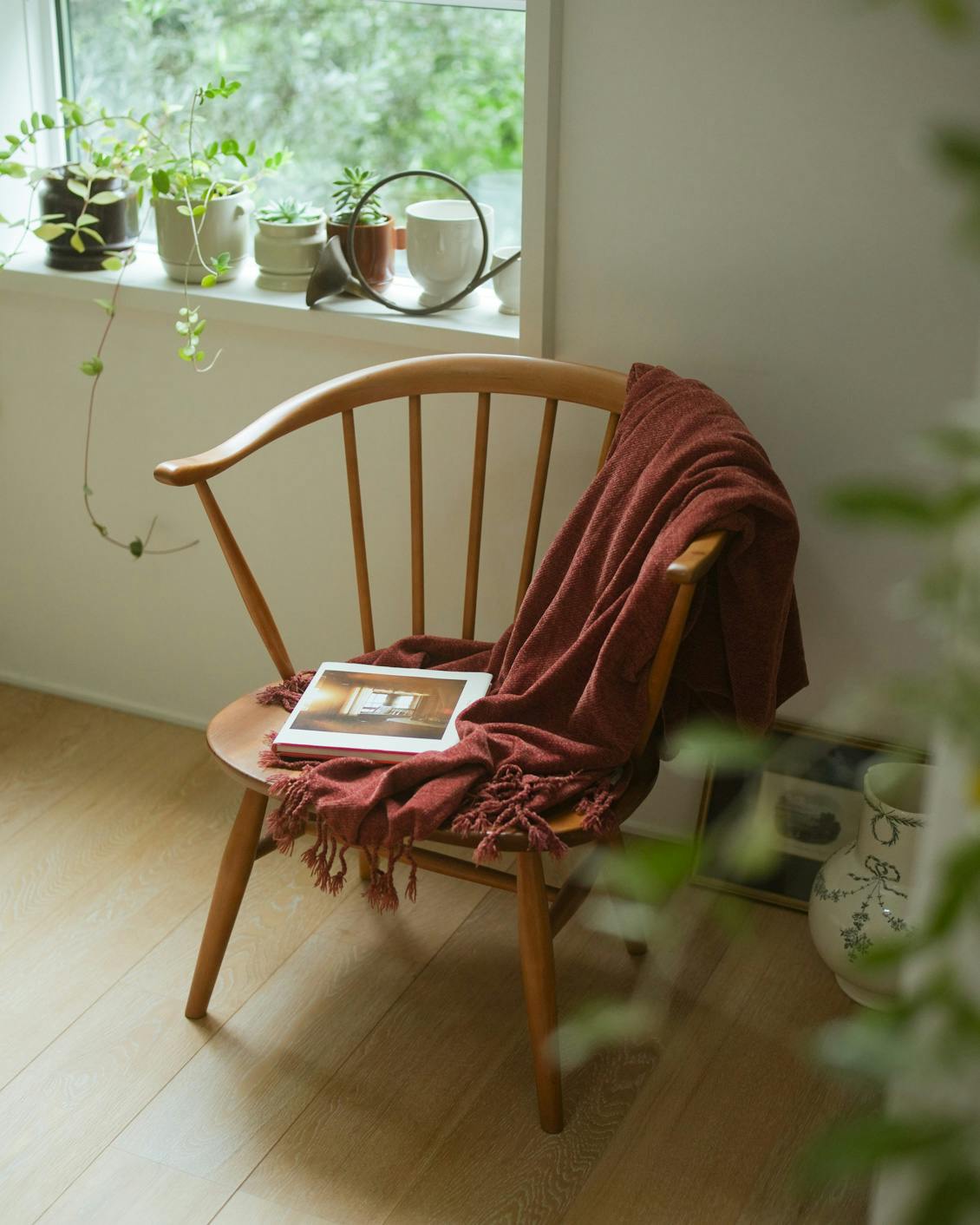 【新商品】一枚掛けるだけで、景色が変わる。「シェニール織り」のブランケットをつくりました