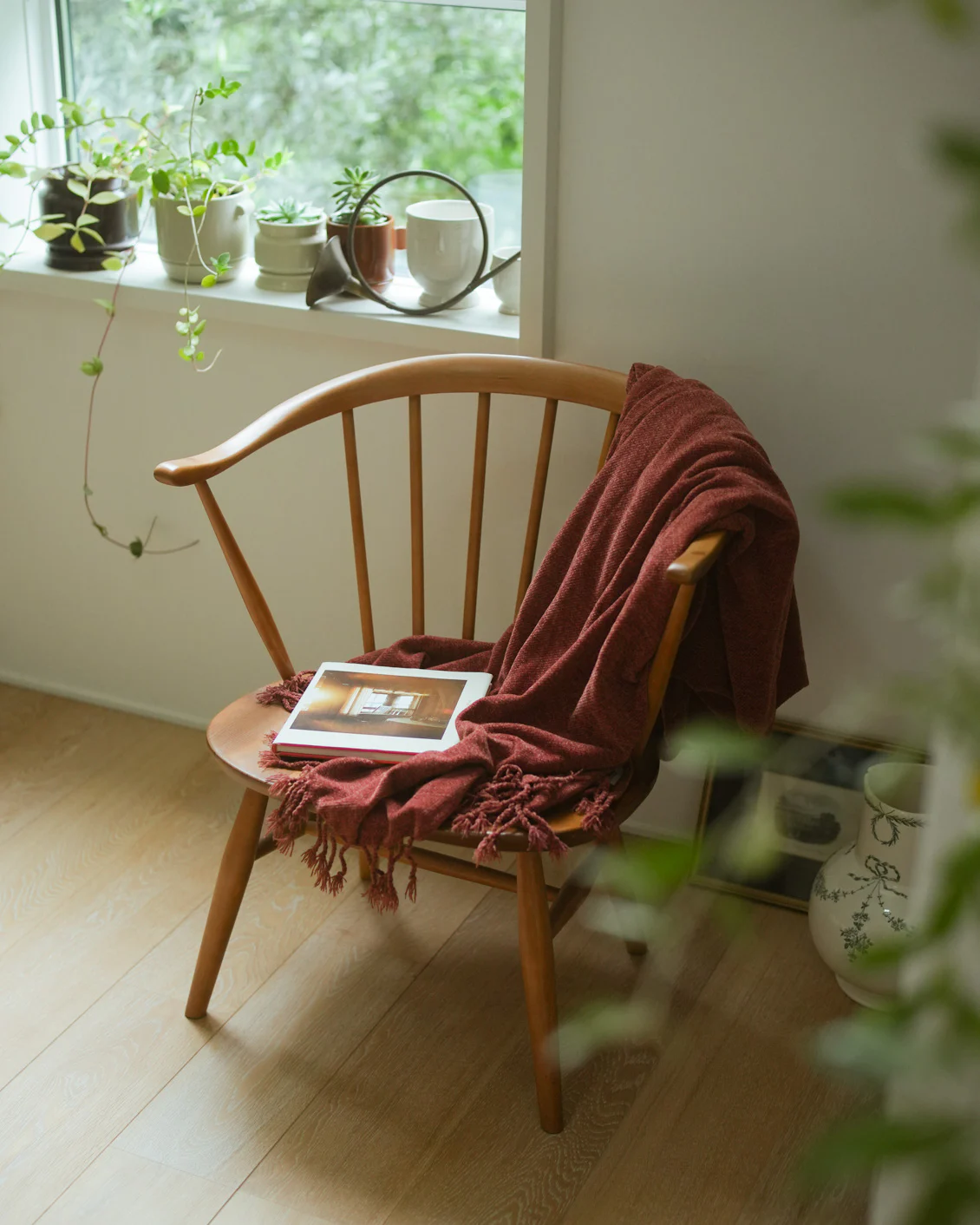 【新商品】一枚掛けるだけで、景色が変わる。「シェニール織り」のブランケットをつくりました