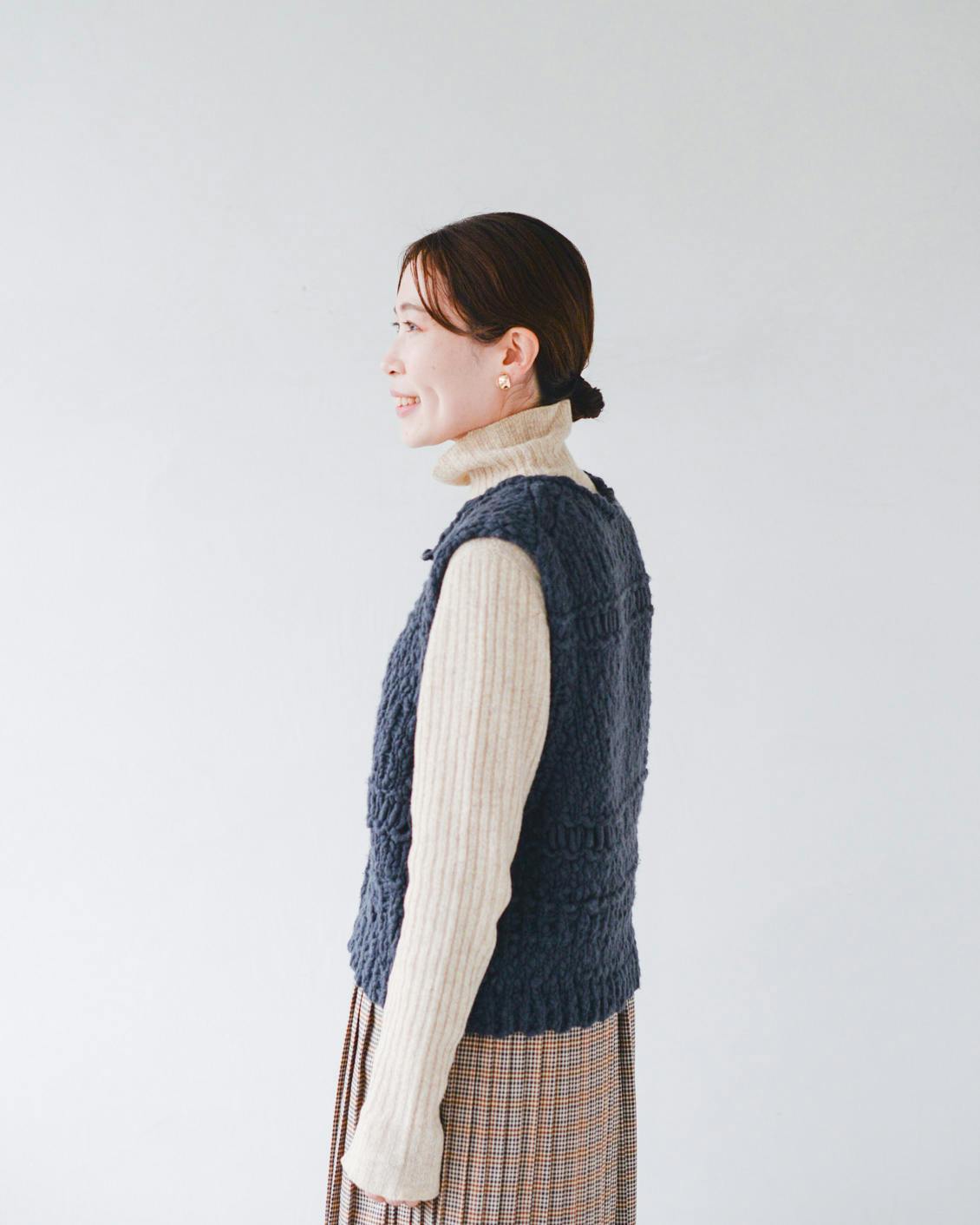 着用レビュー】チャンキーニットベストをスタッフが試着しました