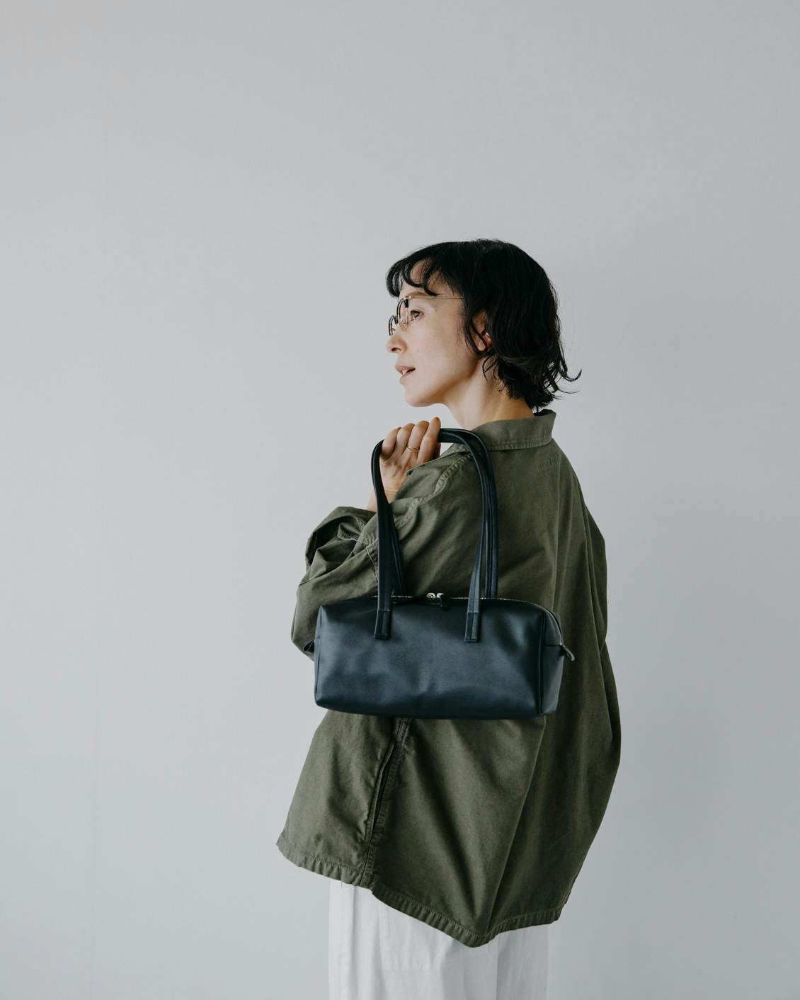 新商品】いつものコーデに、新しい風を。「横長のレザーバッグ」を