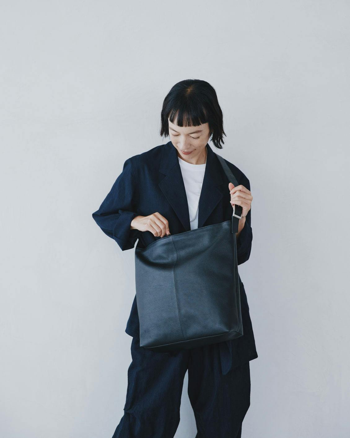 新商品】たっぷり入って、すっきり収まる。オンオフ頼れる「レザー