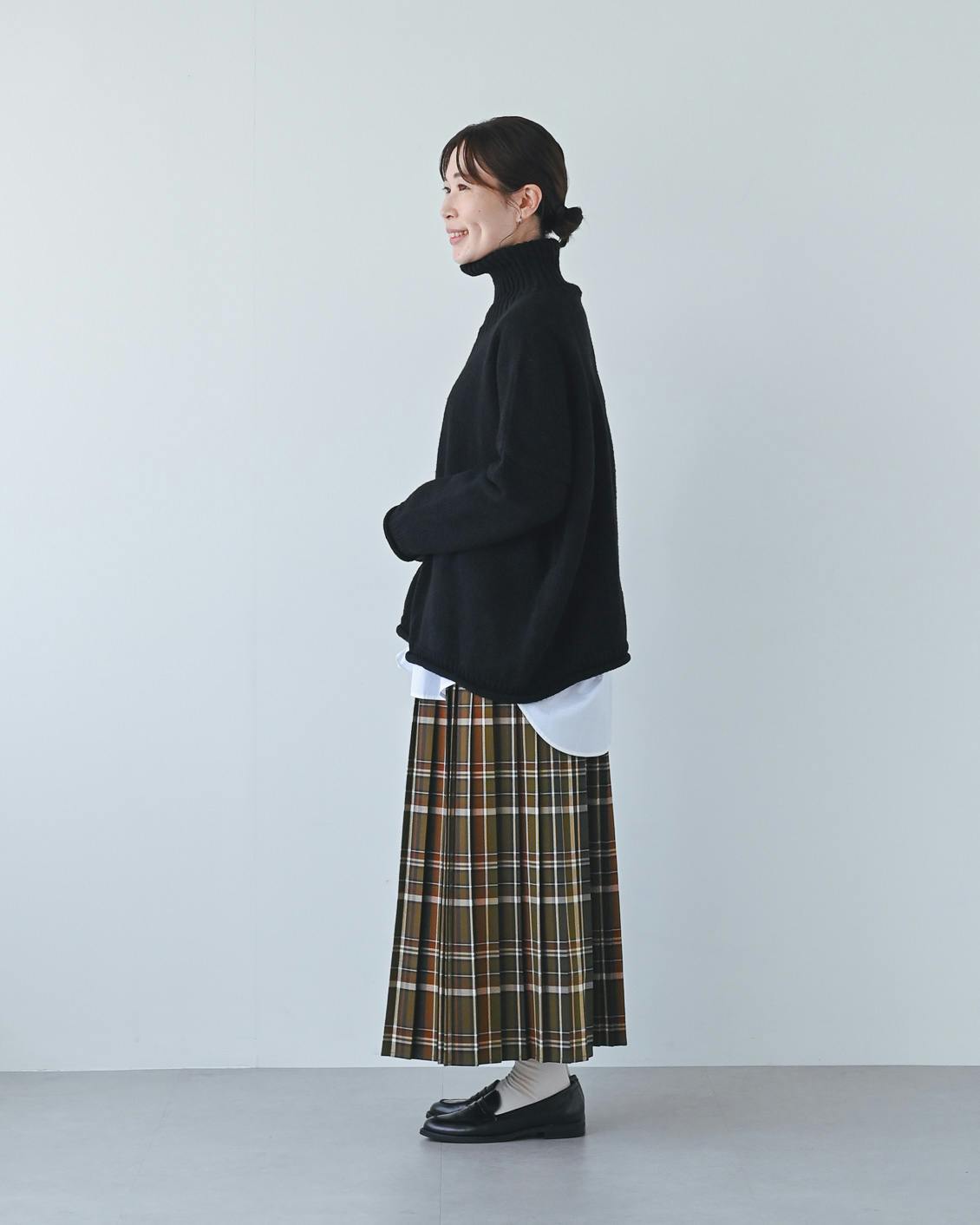 北欧、暮らしの道具店 sosotto / プリーツスカート ブラック 新商品】今の季節から1年中頼れる。繊細なプリーツにときめくsosotto