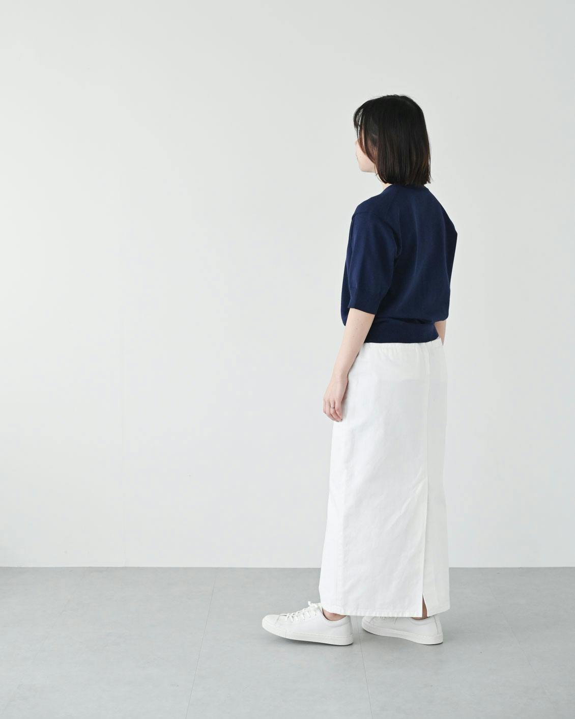 着用レビュー】上品な着こなしが叶う「半袖ベーシックニット」を