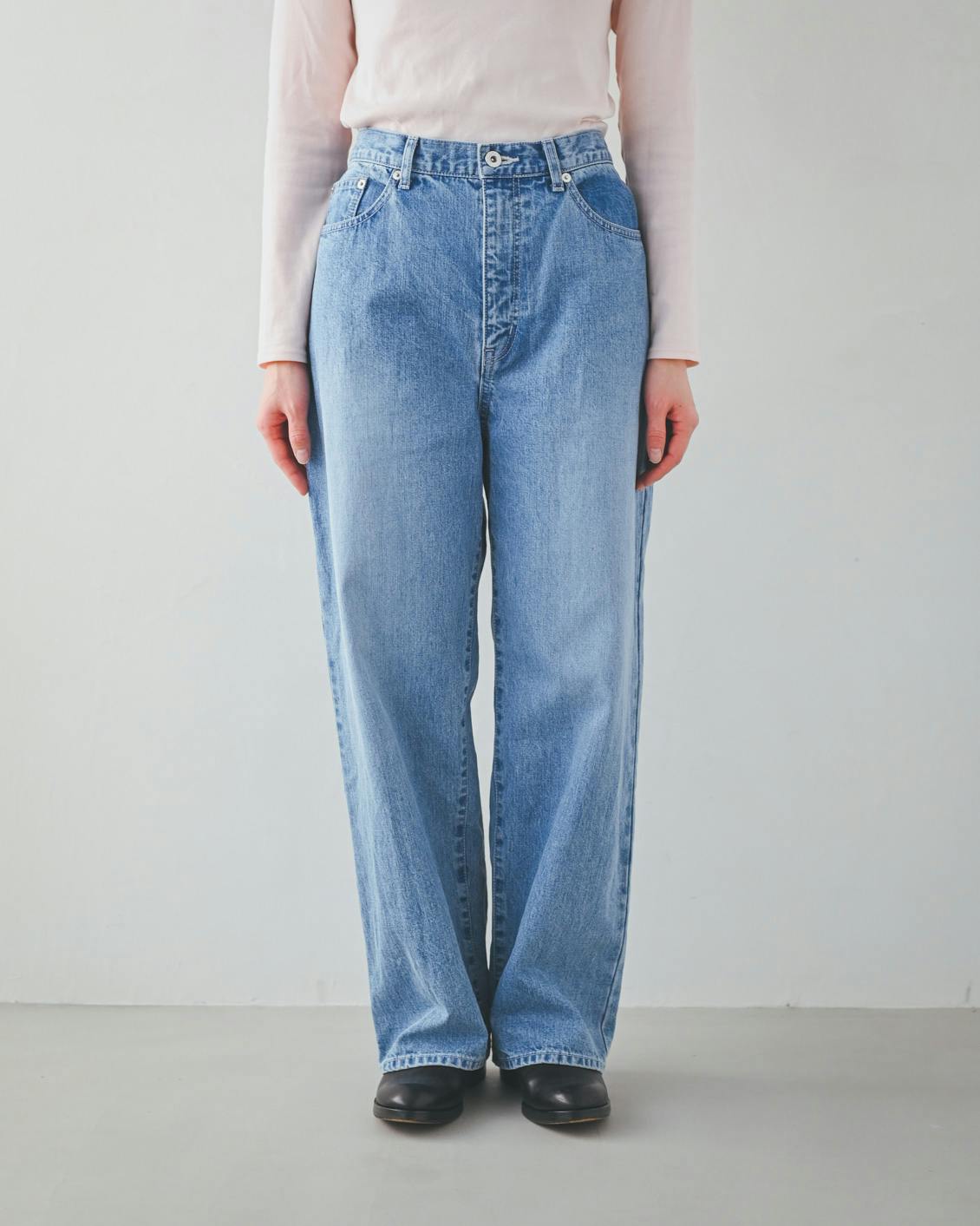 着用レビュー】ストレートデニムを身長別7名が着てみました - 北欧