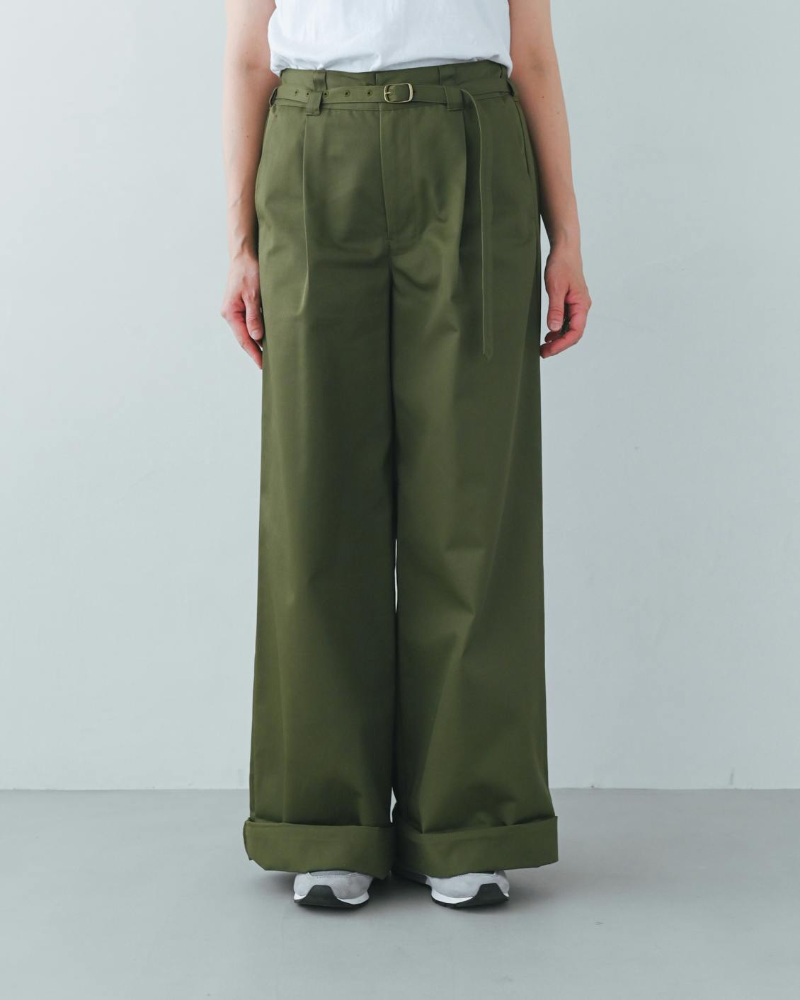 着用レビュー】「大人のためのワイドチノパンツ」を5名のスタッフが着