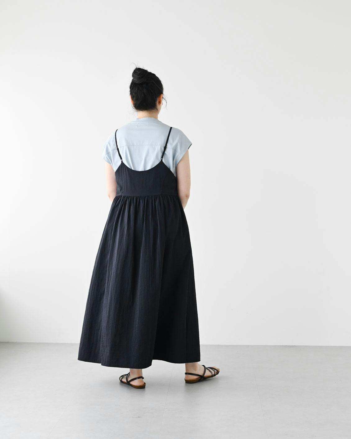 北欧、暮らしの道具店　軽やかナイロンのキャミソールワンピースM 今季終了 北欧、暮らしの道具店☆軽やかナイロンのキャミソールワンピース